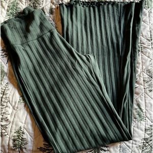 Arie flair stretch pant new wore once m short.